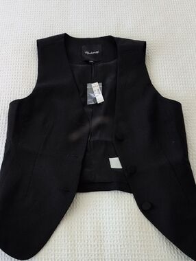 Madewell Black Sleeveless Button Vest